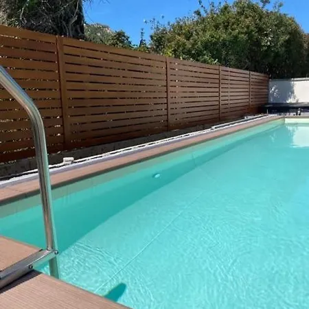 Rei M&m- Sea View, Swimming Pool & Jacuzzi Villa *