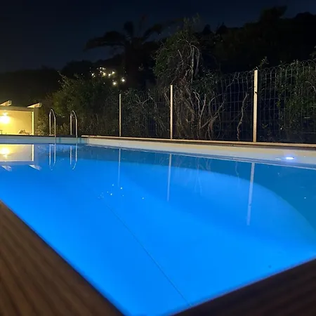 Rei M&m- Sea View, Swimming Pool & Jacuzzi Villa *