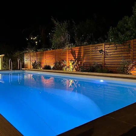 Rei M&m- Sea View, Swimming Pool & Jacuzzi Villa