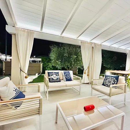 Rei M&m- Sea View, Swimming Pool & Jacuzzi Villa *