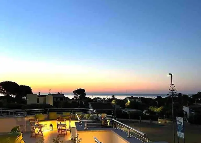 Rei M&m- Sea View, Swimming Pool & Jacuzzi Villa *
