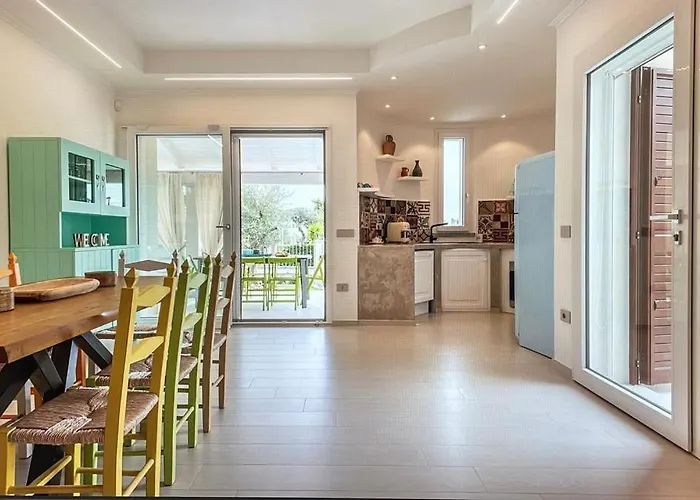 Rei M&m- Sea View, Swimming Pool & Jacuzzi Villa