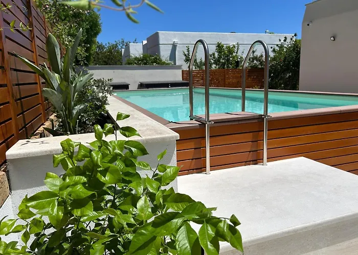 Rei M&m- Sea View, Swimming Pool & Jacuzzi Villa *