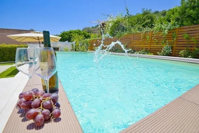 Rei M&m- Sea View, Swimming Pool & Jacuzzi Villa *